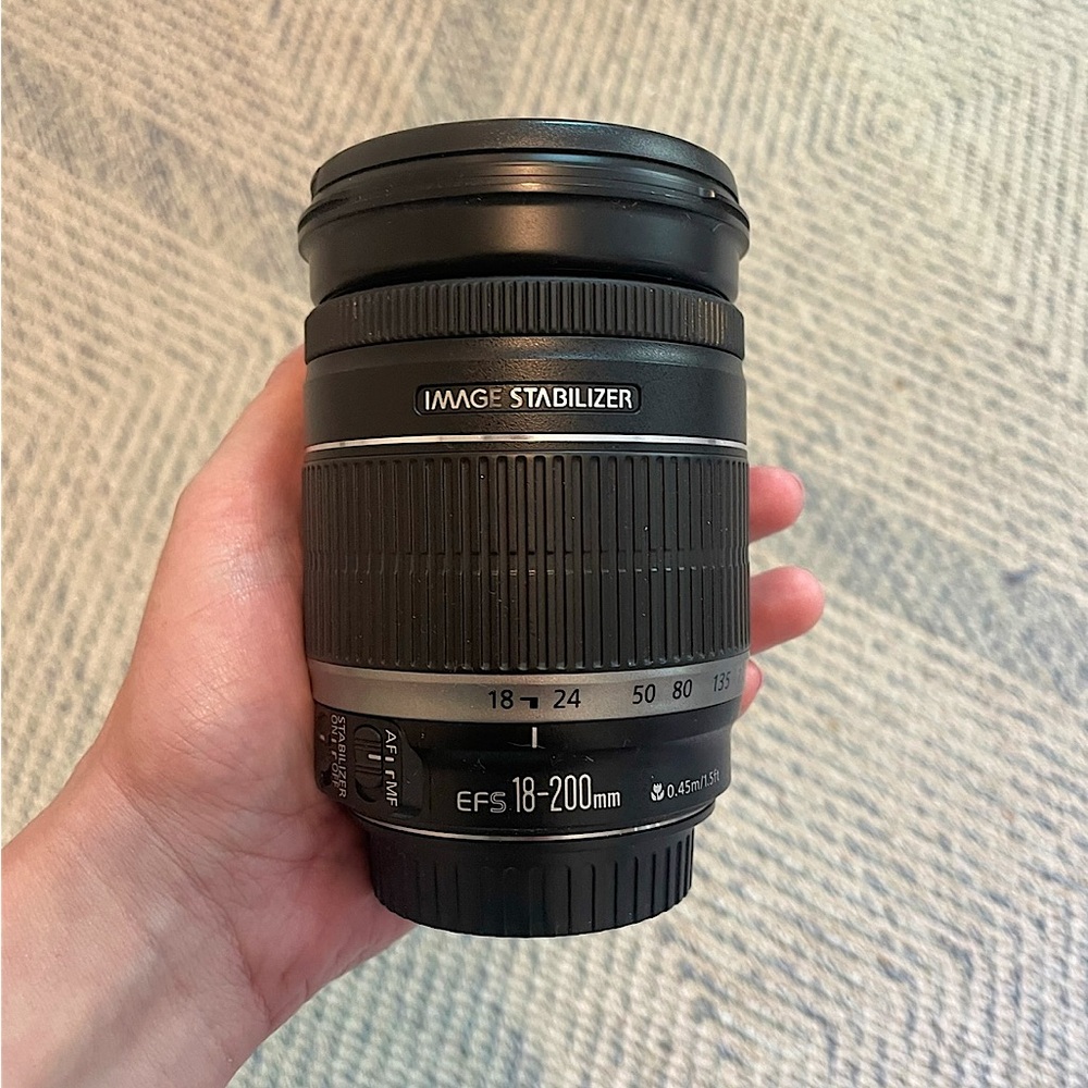 Lenses EFS 18-200 mm Image Stabilizer for Canon DSLR Camera. perfect condition